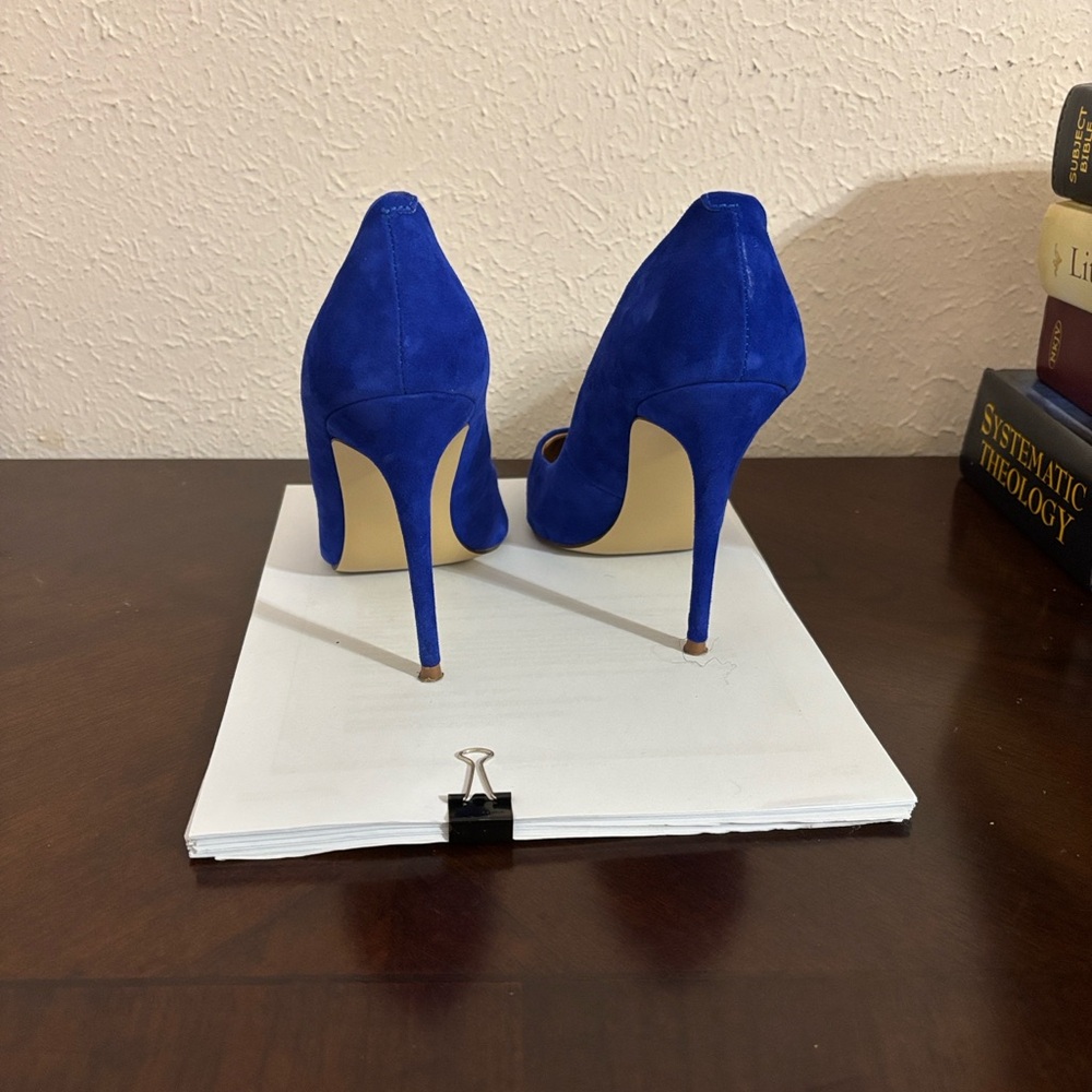Steve Madden Elegant Blue Suede Pointed-Toe Stiletto Pumps - Picture 5 of 8